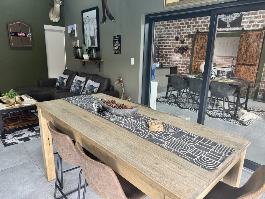 4 Bedroom Property for Sale in Outeniquasbosch Western Cape